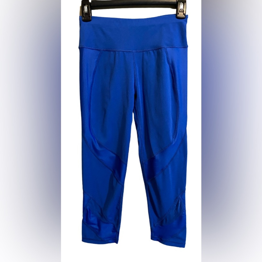 Sweaty Betty: The Power Blue Work Out Leggings Capris